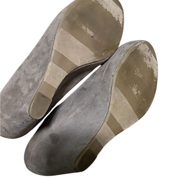 APT. 9 Kensington Taupe Wedge Pumps Women’s 6.5M – Faux Suede Platform Heel - Picture 6 of 8